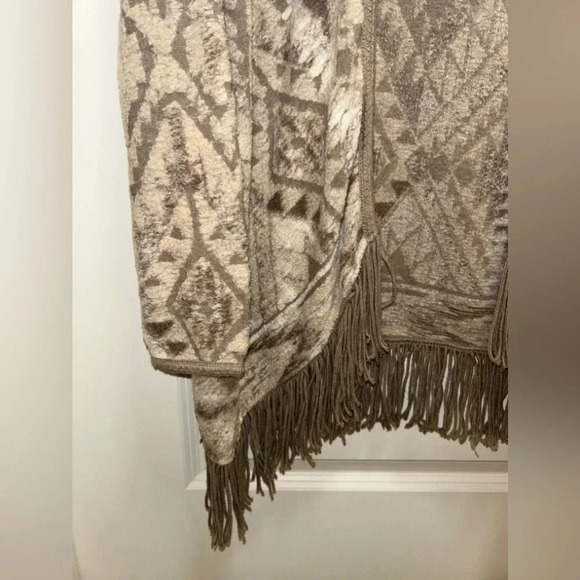 Lucky Brand Western Print Fringe Cardigan. Size small - Picture 4 of 5